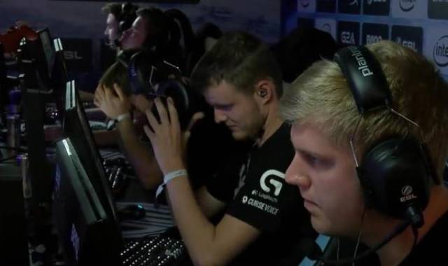 电讯报：杜库雷、齐耶赫等73人联名致信欧足联，要求禁赛以色列