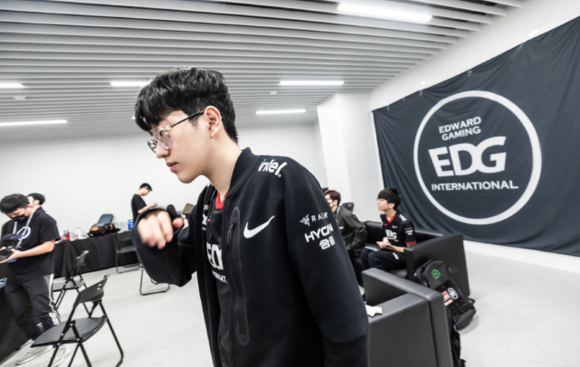 得了无数球 得了无数球