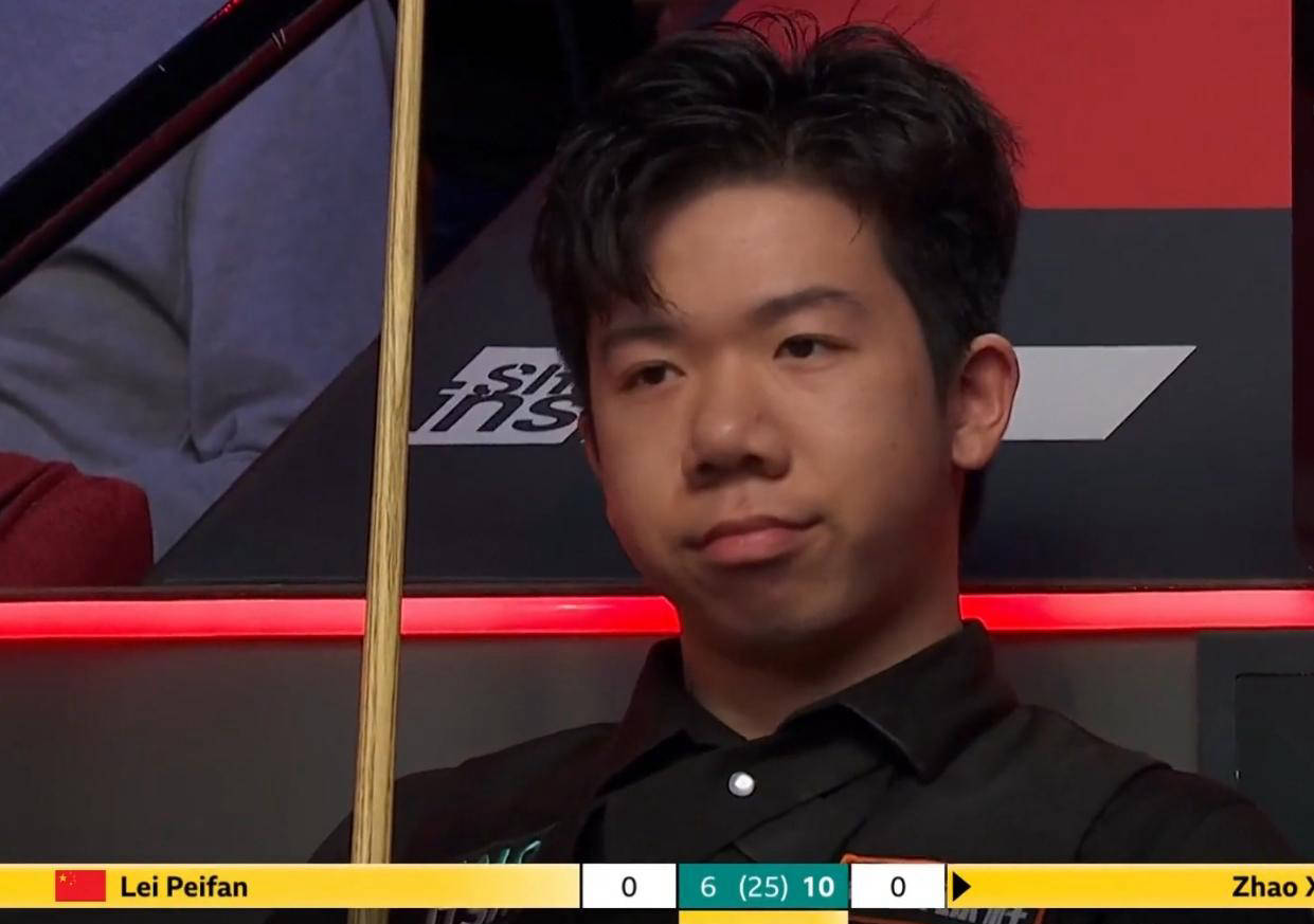 仿佛冷雨围 仿佛冷雨围